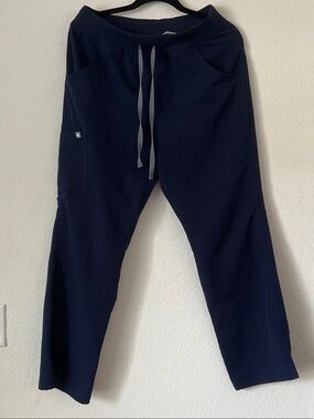 Figs Women’s Kade Cargo Medium Petite Navy Blue